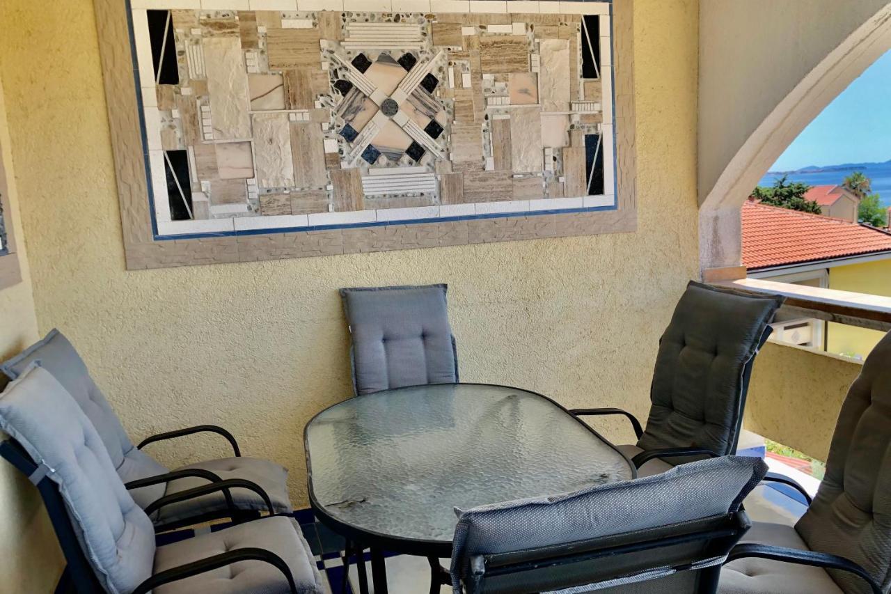 Villa Latina With 6 Apartments And A Shared Pool 维尔 外观 照片