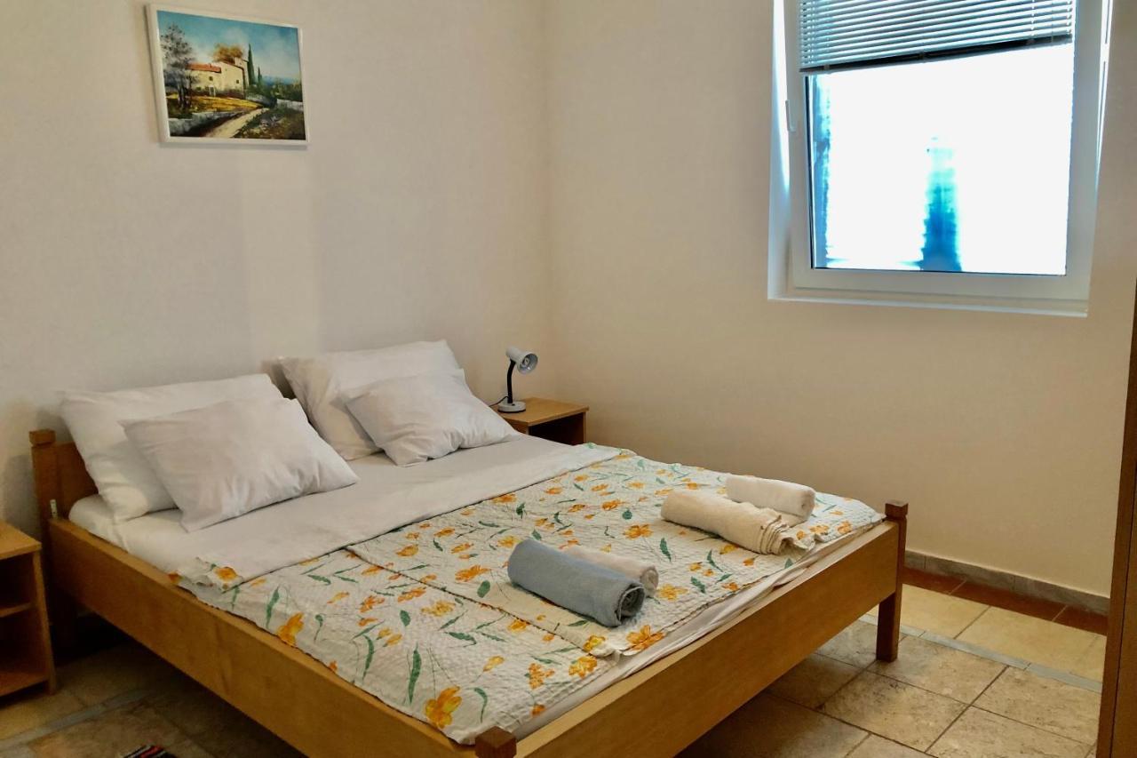 Villa Latina With 6 Apartments And A Shared Pool 维尔 外观 照片