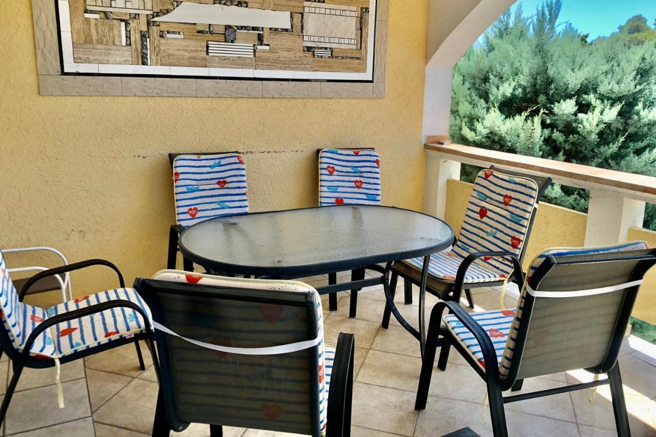 Villa Latina With 6 Apartments And A Shared Pool 维尔 外观 照片