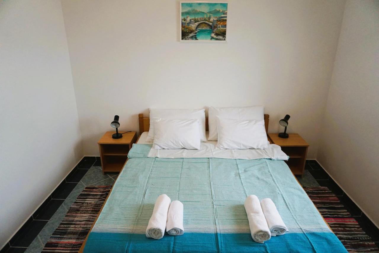 Villa Latina With 6 Apartments And A Shared Pool 维尔 外观 照片