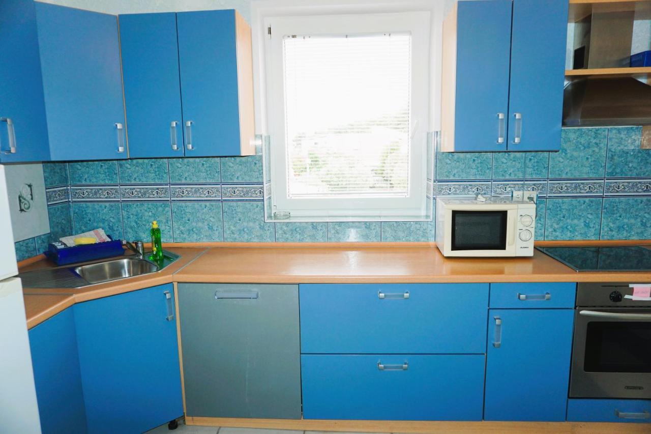 Villa Latina With 6 Apartments And A Shared Pool 维尔 外观 照片