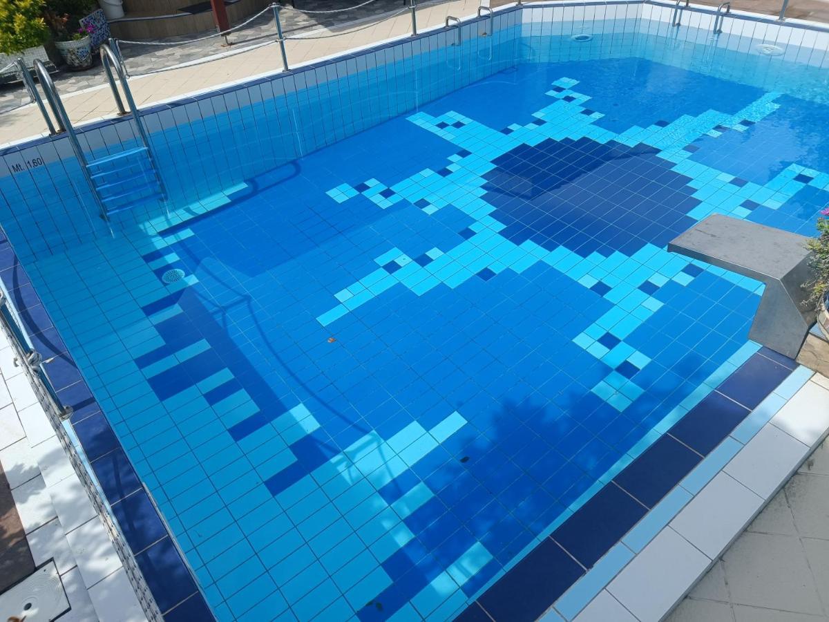 Villa Latina With 6 Apartments And A Shared Pool 维尔 外观 照片