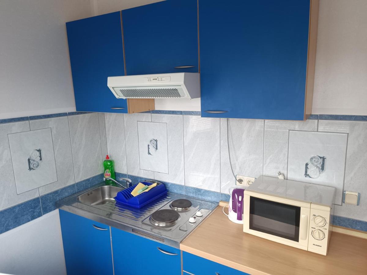 Villa Latina With 6 Apartments And A Shared Pool 维尔 外观 照片