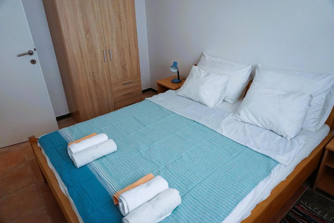 Villa Latina With 6 Apartments And A Shared Pool 维尔 外观 照片